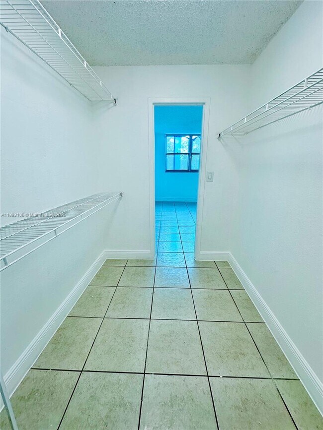 Building Photo - 1805 Sans Souci Blvd