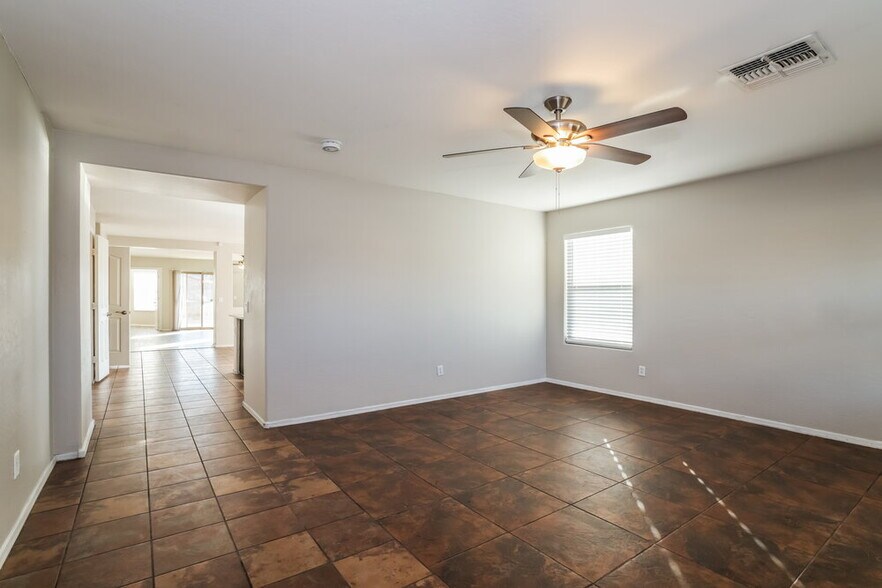 Building Photo - 7123 S 31st Dr