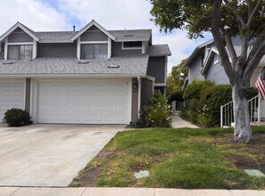 Building Photo - 3 bedrooms townhome in Chula Vista CA - Terranova Area