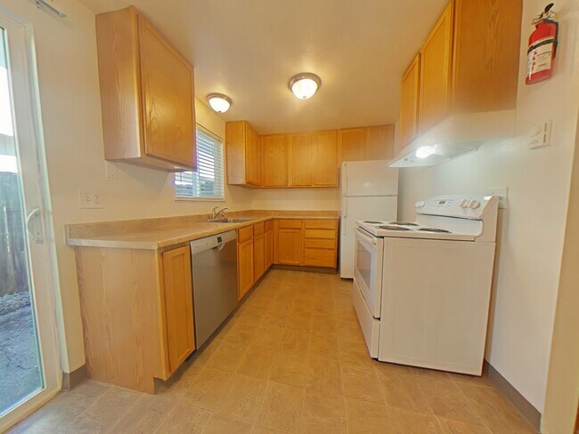 Building Photo - WINTER SPECIAL ~ $690 OFF FIRST MONTH RENT