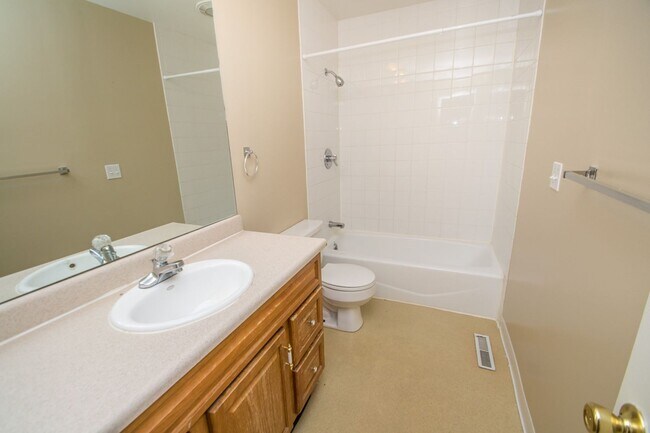 Building Photo - 1000 11th St