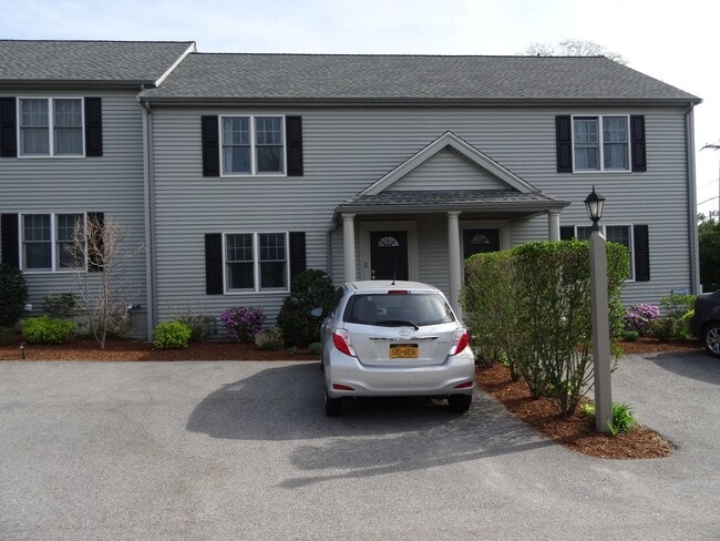 Building Photo - Modern 2Br-1.5Ba Townhouse in East Weymouth