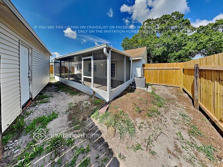 Building Photo - 16012 Sharewood Dr