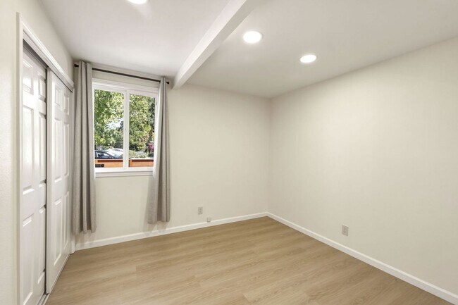 Building Photo - 2563 Greer Rd