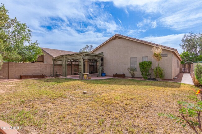Building Photo - 13949 N 133rd Dr