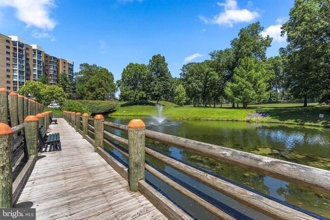 Building Photo - 15316 Pine Orchard Dr