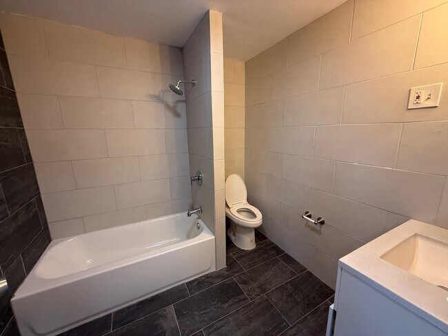 Building Photo - 221 Wilkinson Ave