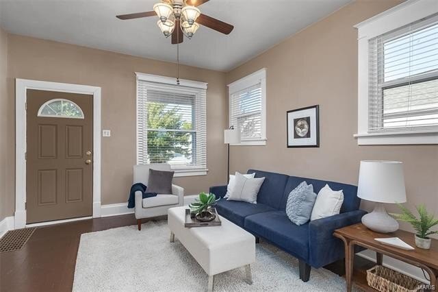 Building Photo - Fantastic 2bd/1ba home! Coming soon!