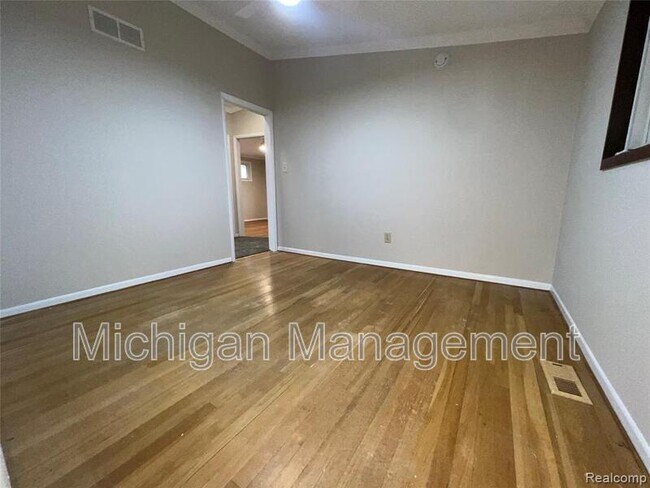 Building Photo - 32028 Maine St