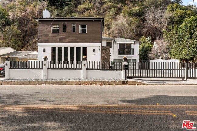 Building Photo - 1521 Benedict Canyon Drive