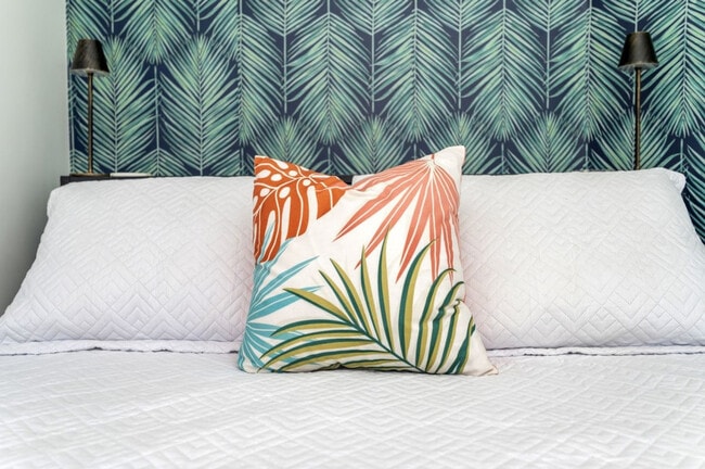 Building Photo - 775 Gulf Shore Dr