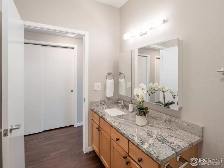 Shared bath - 2850 E College Ave