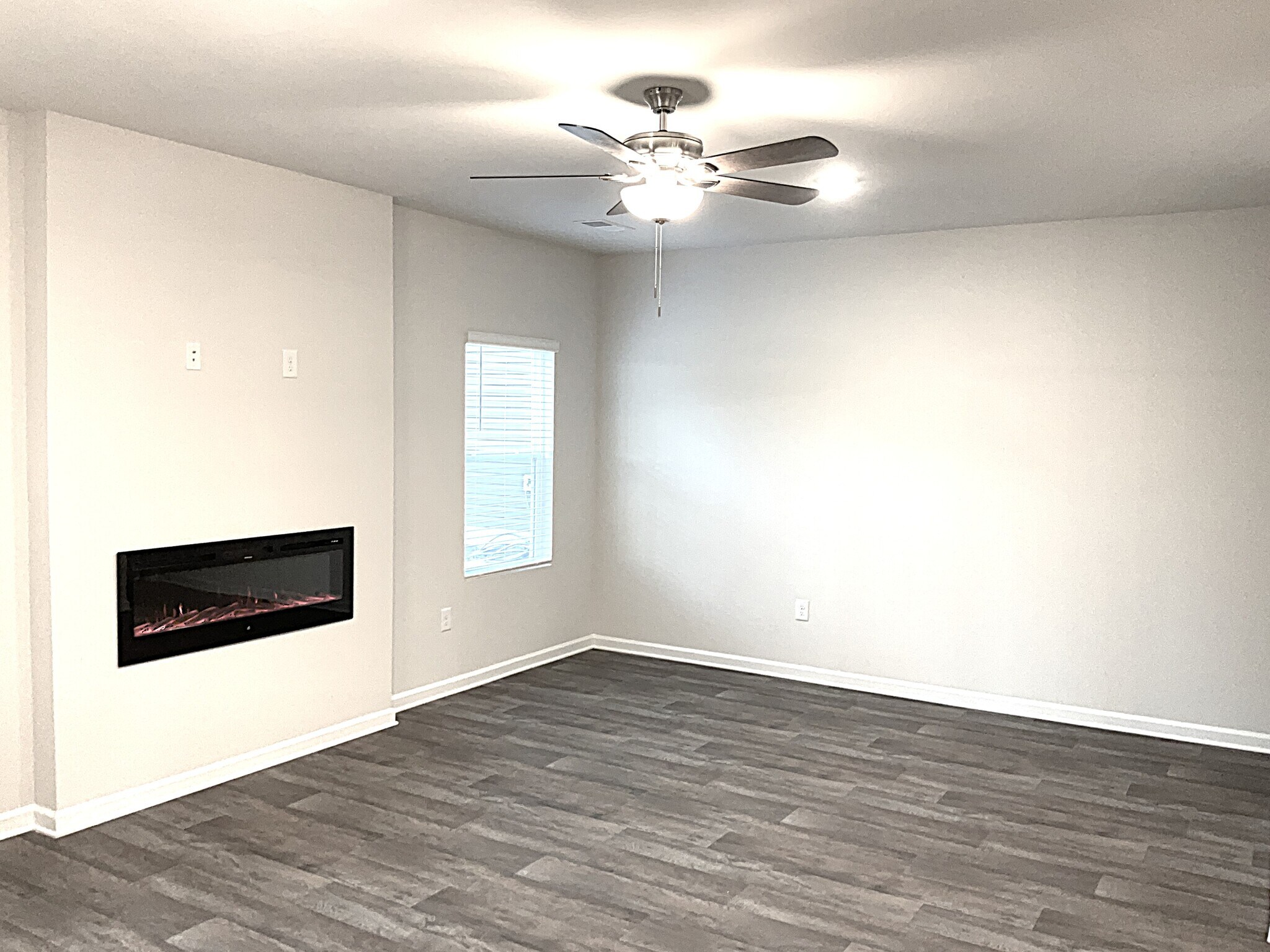 Building Photo - 3120 Emberly Dr