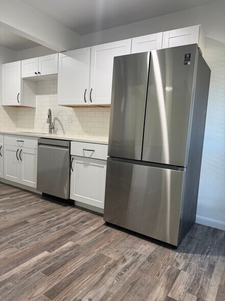 Building Photo - 4317 Hartford St