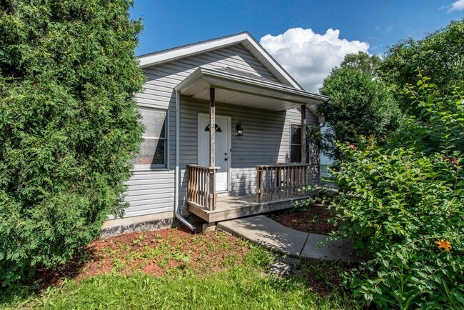 Primary Photo - 2131 Prospect Ave