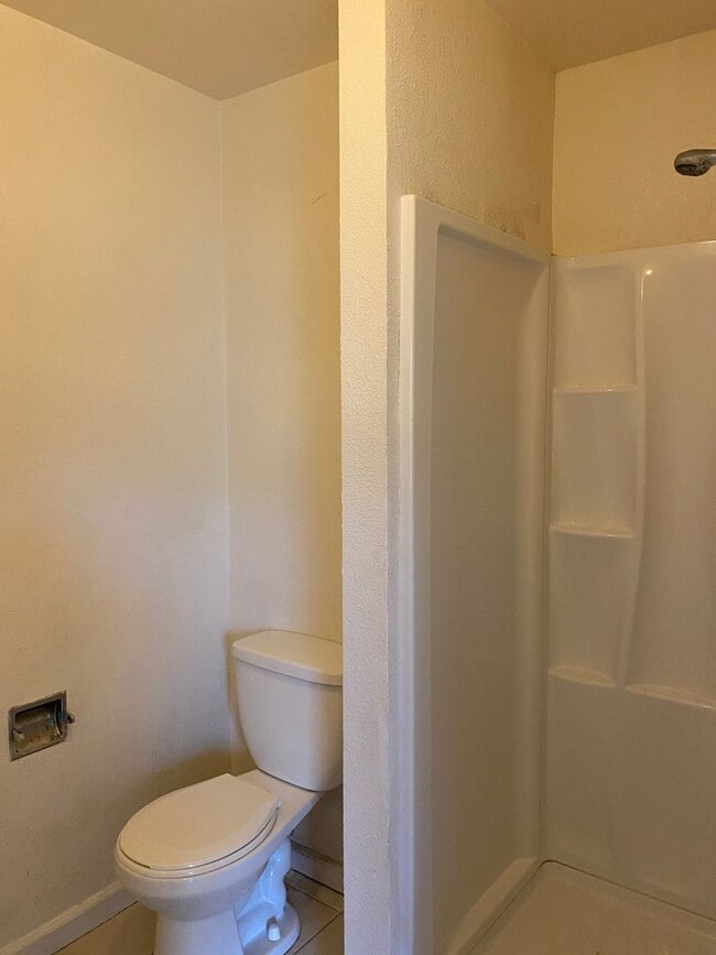 Building Photo - Now Available!! Quaint Los Banos Home
