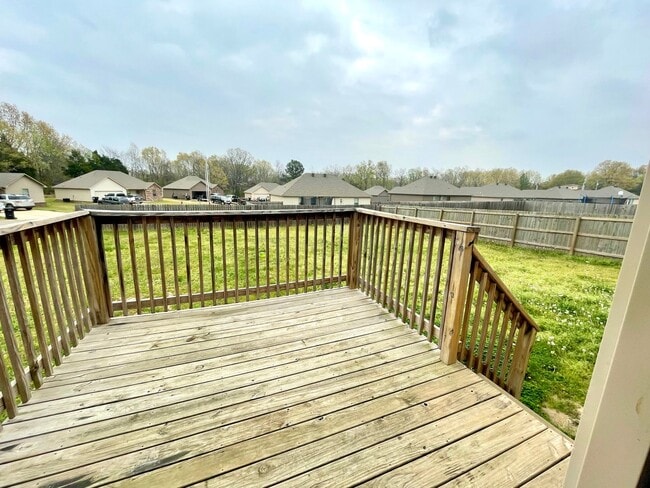 Building Photo - 3 Bedroom / 2 Bath In Pocahontas Available...