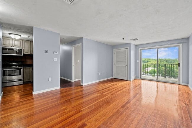 Building Photo - 230 Willard St