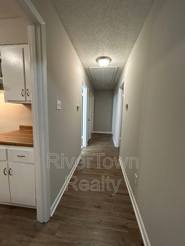 Building Photo - 3293 Leschallas Dr