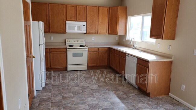 Building Photo - 4681 Tetman Ln