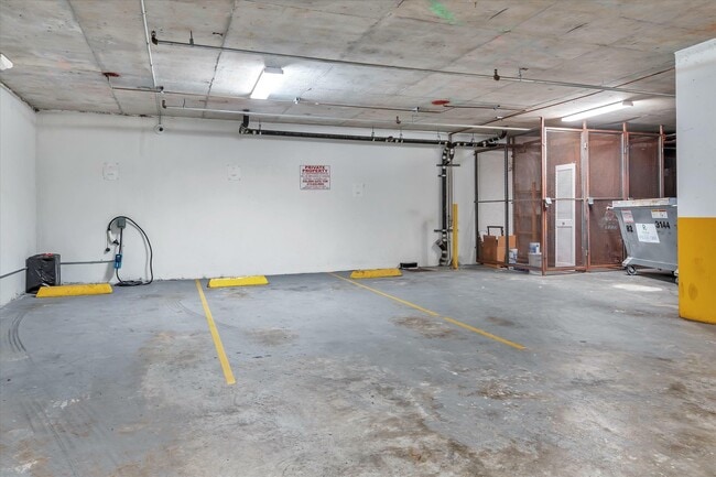 Building Photo - 69 Clementina St