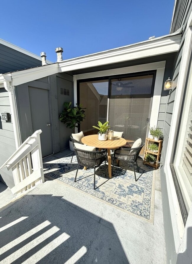 Building Photo - 2 Bedroom 2 bath Condo in Irvine