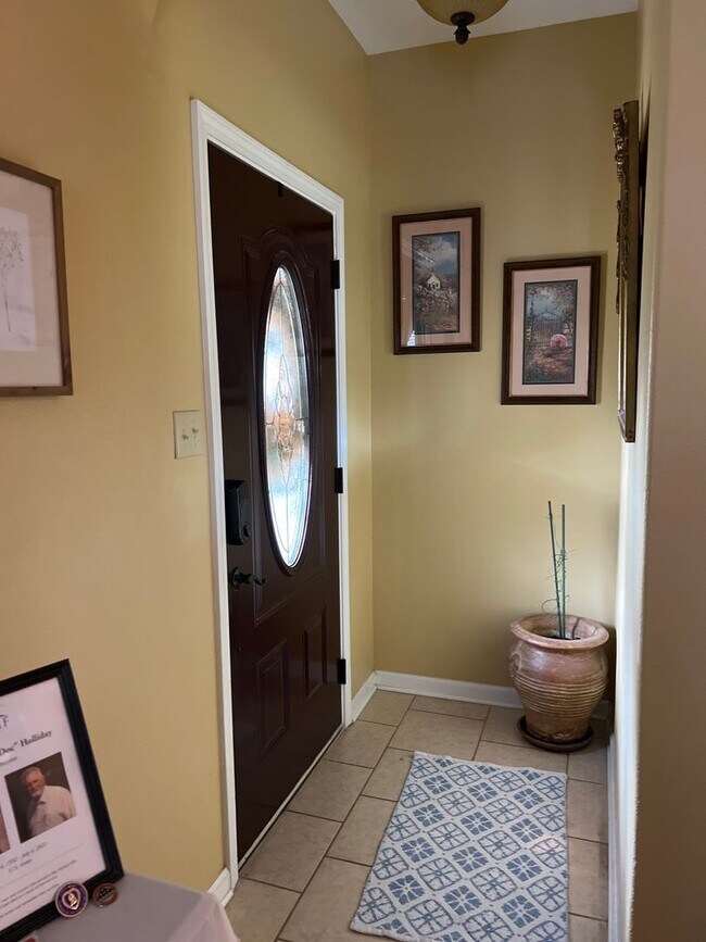 Building Photo - 201 Patrice Cir