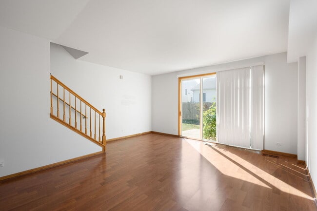 Building Photo - 2877 Stonewater Dr