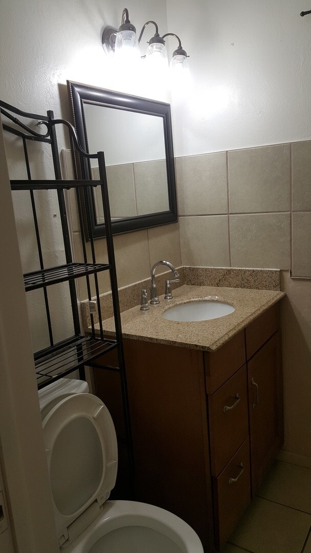 Building Photo - 3 bedroom 1 bath