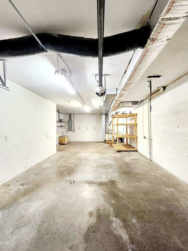 Building Photo - 892 Tremont St