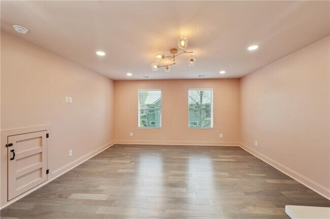 Building Photo - 3087 Alston Dr