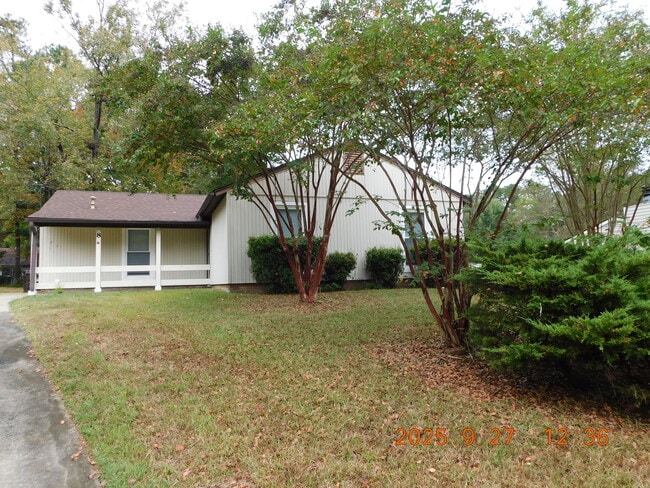 Front yard - 8 Druid Pl