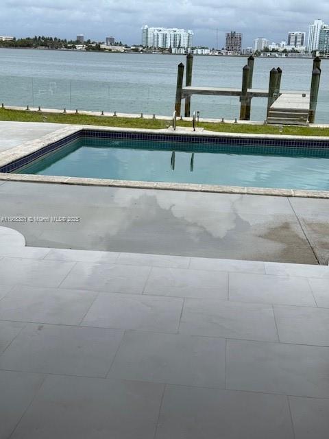 Building Photo - 1101 S Shore Dr