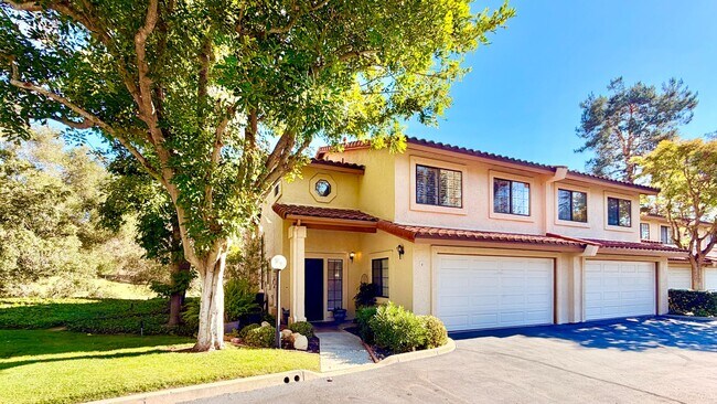 Primary Photo - Beautifully Updated & Remodeled Townhome on the Pala Mesa Golf Course in Fallbrook!