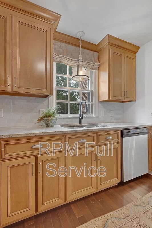 Building Photo - 177 Cottonwood Dr
