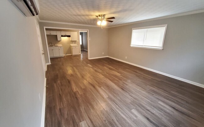 Building Photo - 4873 Verne Rd