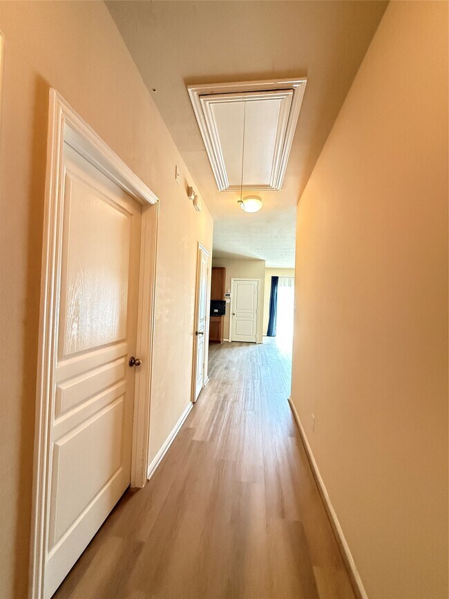 Building Photo - 8206 Malago Point Dr