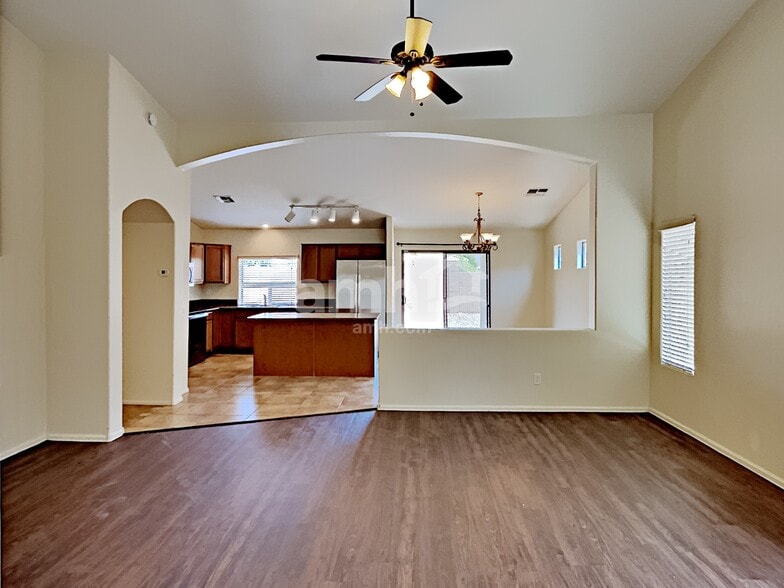 Building Photo - 17568 W Voltaire St