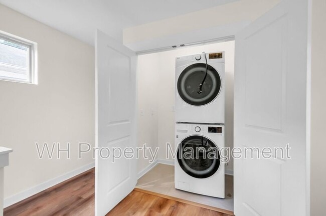 Building Photo - 541 Eastboro Dr