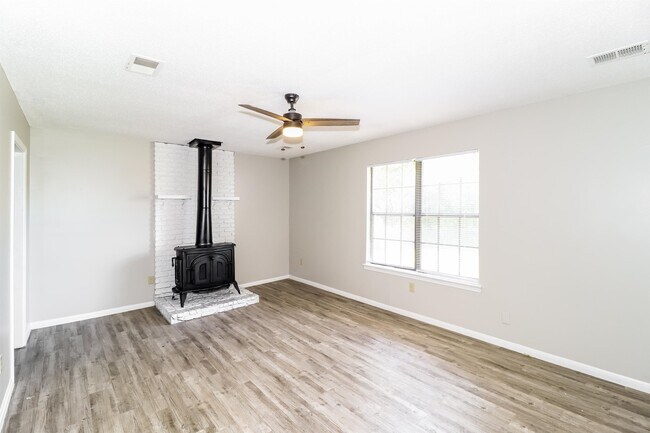 Building Photo - 3917 Kerwin Dr