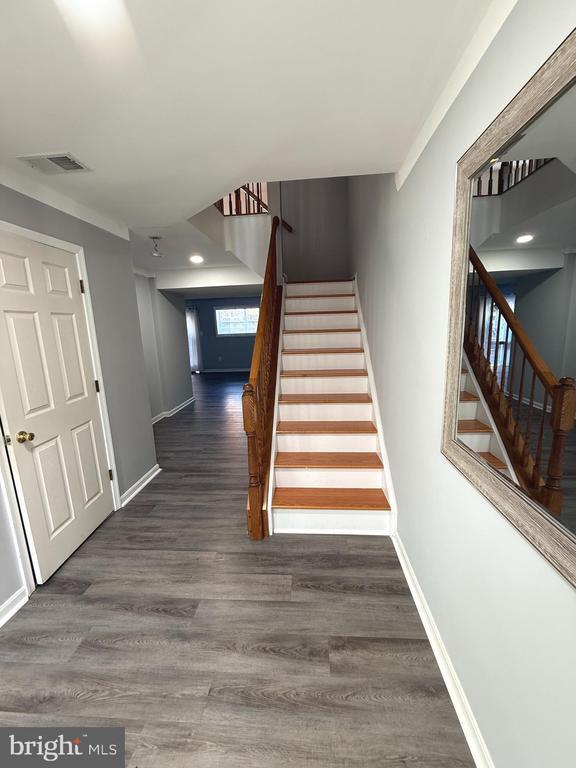 Building Photo - 8362 Millwood Dr