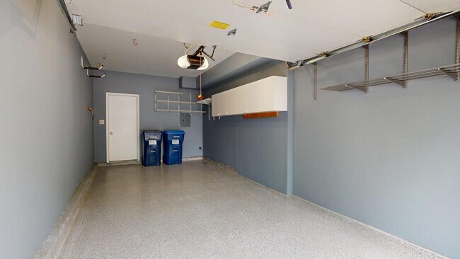 Building Photo - 1237 Cranbrook Dr
