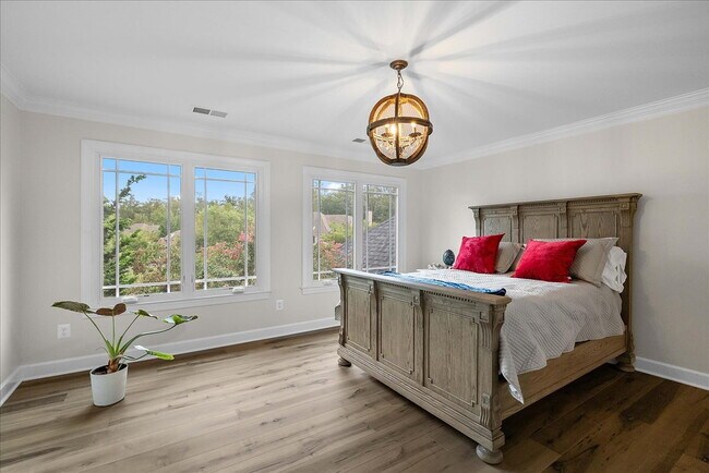 Building Photo - Your New Home Awaits
