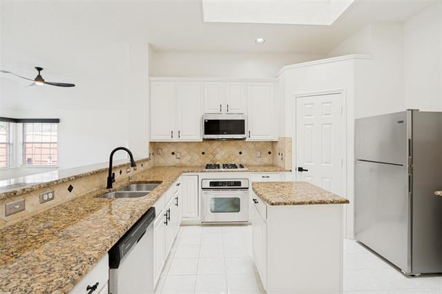 Building Photo - 3805 Pine Valley Dr