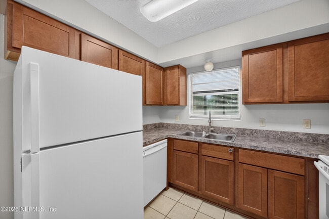 Building Photo - 12351 Condor Dr