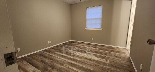 Building Photo - 4557 E Zora St