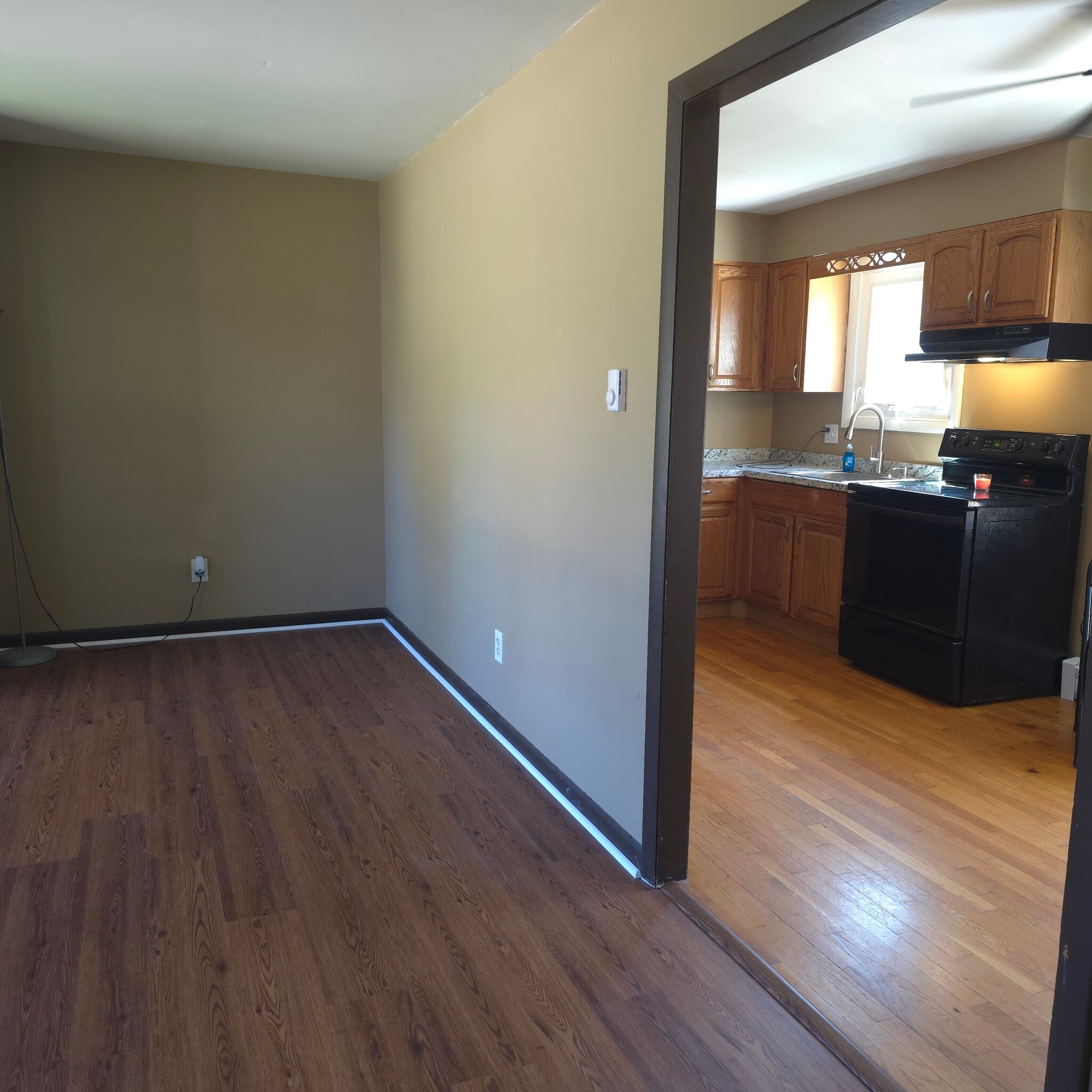 Building Photo - 5 Fairview Park Rd