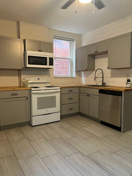 Primary Photo - 2736 59th St