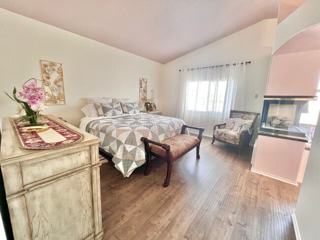 Building Photo - Spacious 5-Bed, 3-Bath Home in Rialto – Ve...