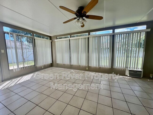 Building Photo - 13140 Staffordshire Dr S